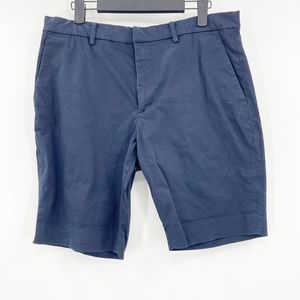 Uniqlo Men's Navy Blue Bermuda Shorts Size M